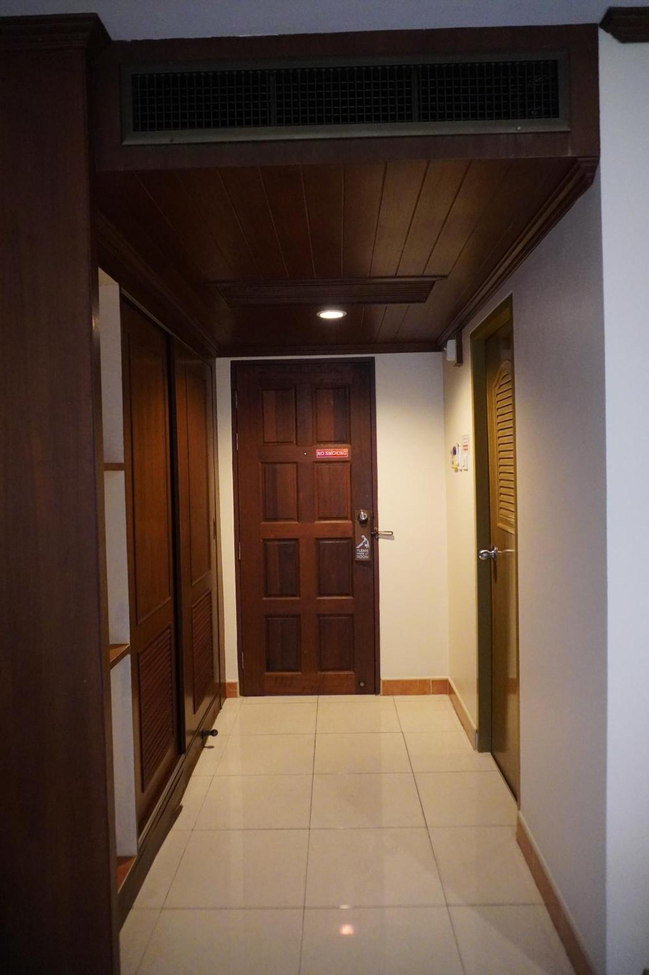 Centre Point Nanai Hotel Patong Exterior foto