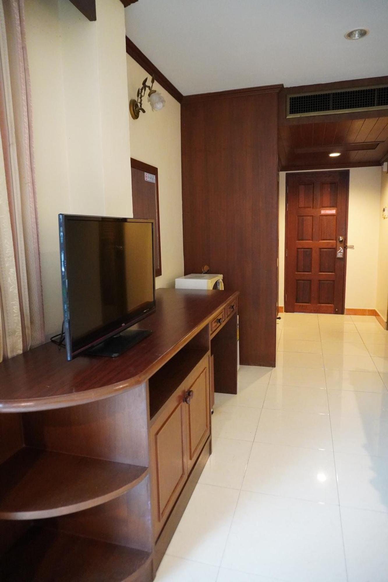 Centre Point Nanai Hotel Patong Exterior foto